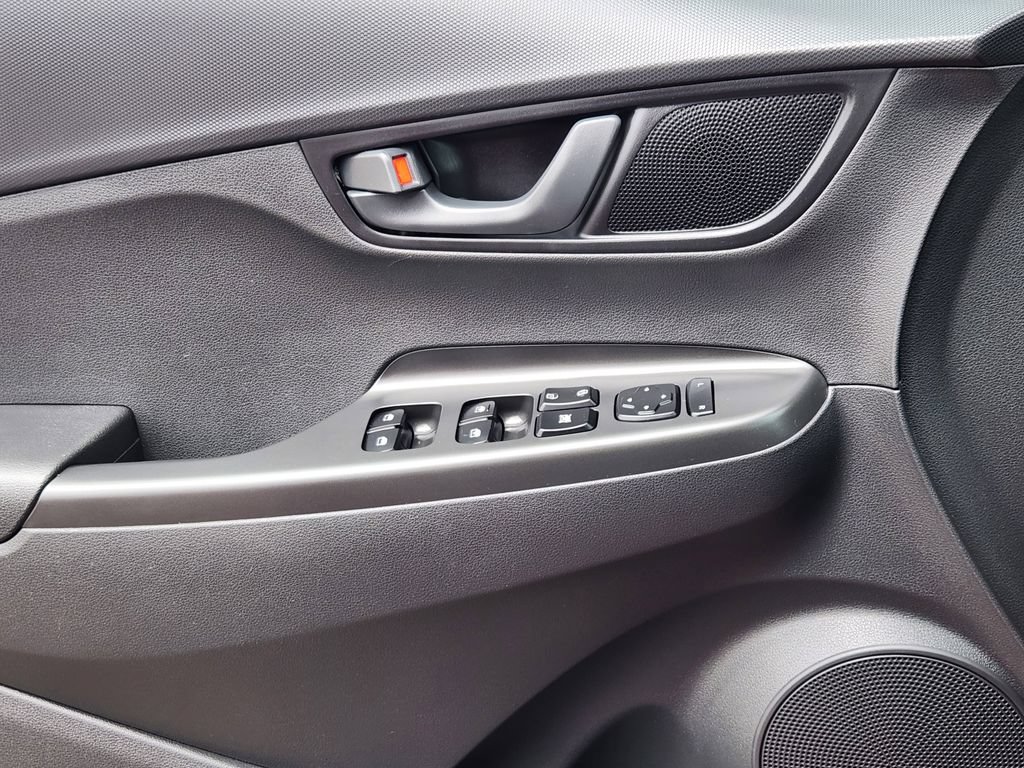 Used 2021 Hyundai Kona SEL Plus AWD/4WD image 13