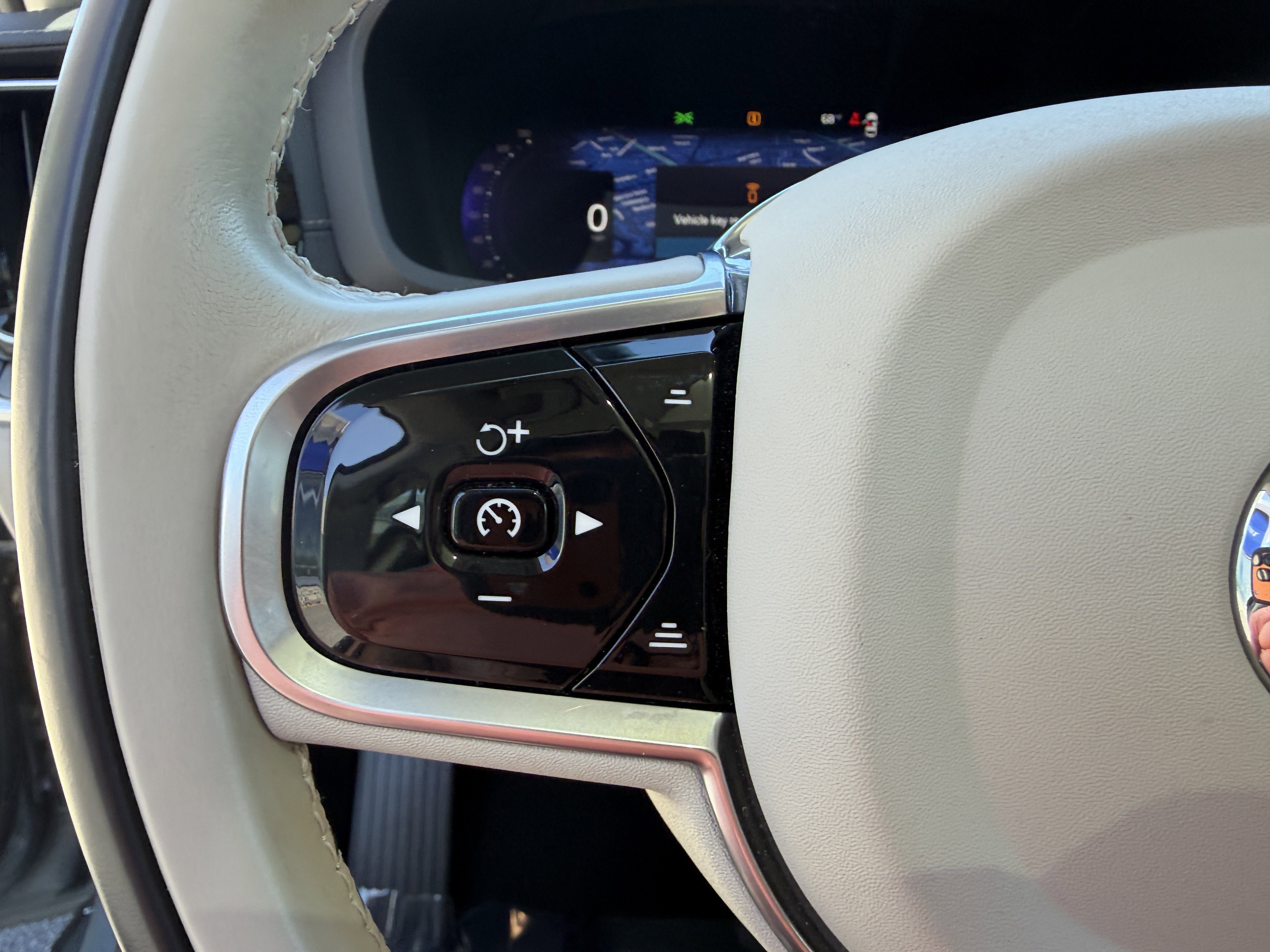 Certified 2023 Volvo S60 B5 Ultimate w/ Climate Package image 26