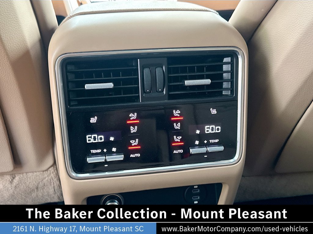 Used 2023 Porsche Cayenne Platinum Edition AWD/4WD image 27