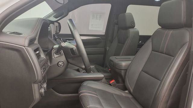 Used 2024 Chevrolet Suburban RST w/ Luxury Package image 15