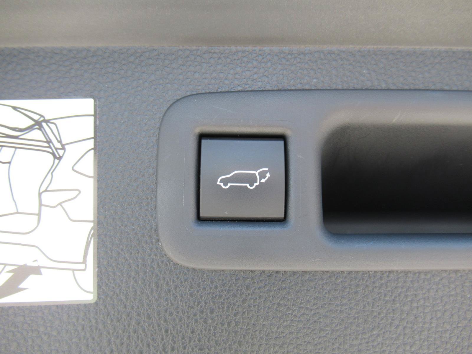 Used 2023 Toyota Highlander Limited FWD image 38