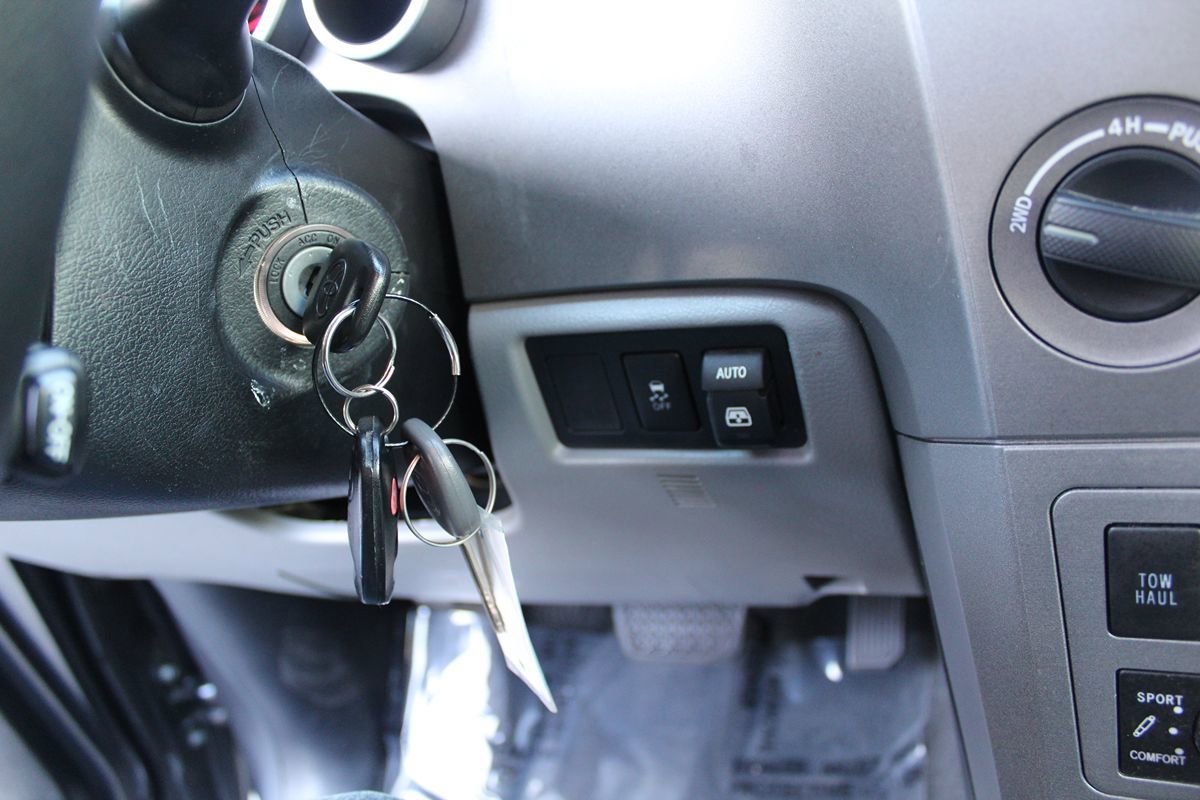 Used 2014 Toyota Sequoia Platinum AWD/4WD image 36