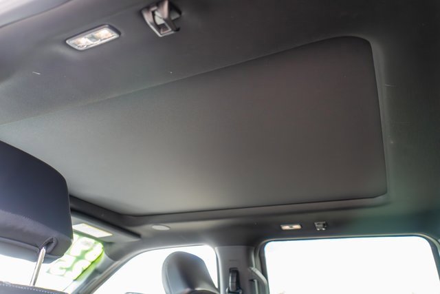 Used 2025 Ford F350 Platinum w/ FX4 Off-Road Package image 17