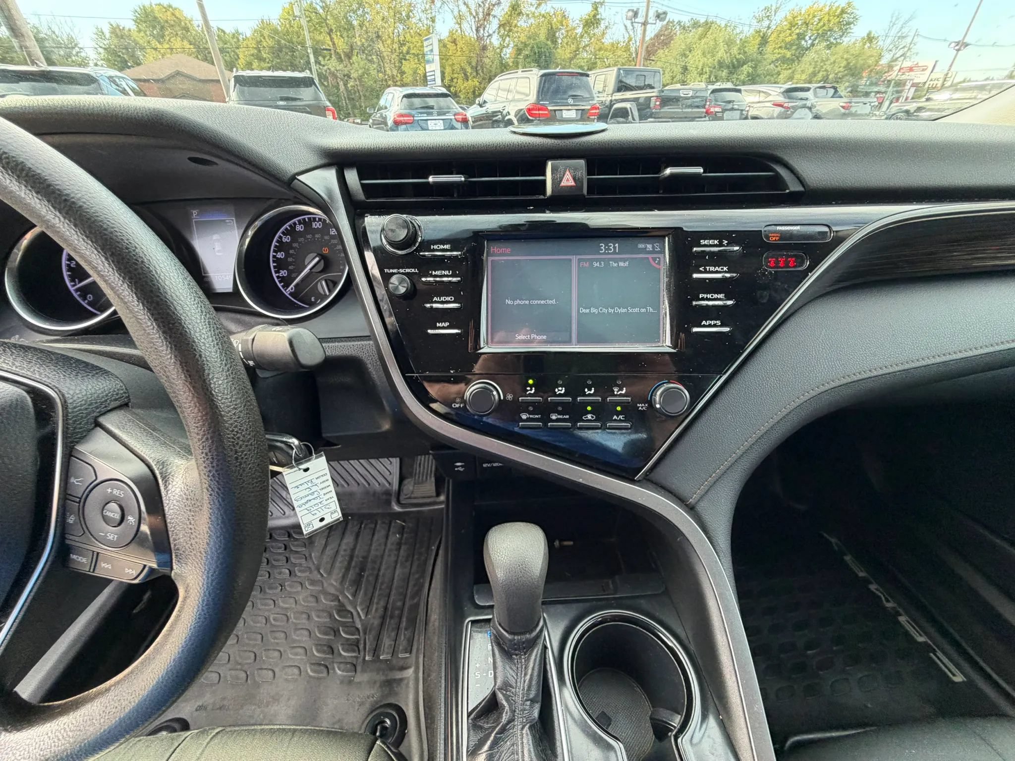 Used 2019 Toyota Camry LE FWD image 21