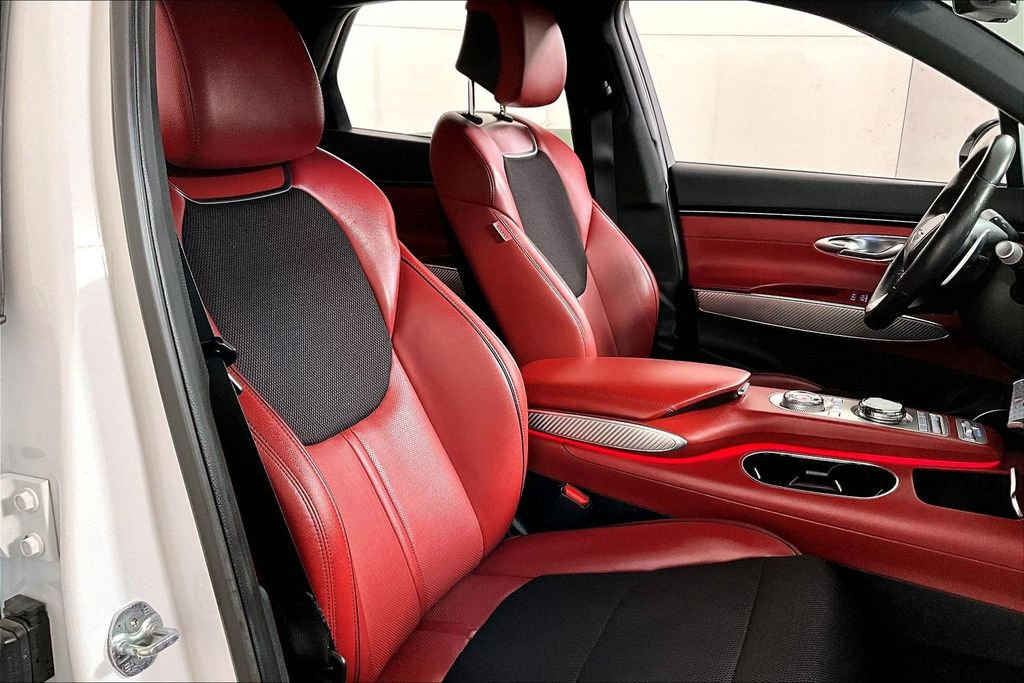 Used 2022 Genesis GV70 3.5T Sport image 7