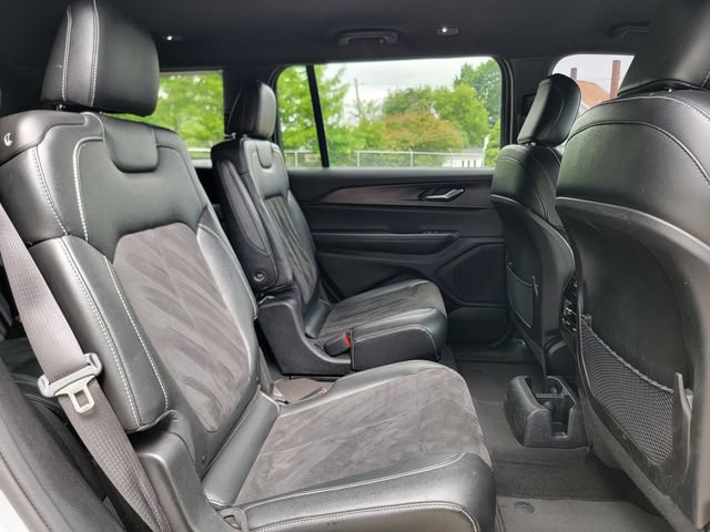 Certified 2024 Jeep Grand Cherokee L Laredo AWD/4WD image 24