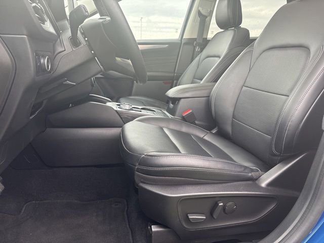 Used 2022 Ford Escape Titanium w/ Class II Trailer Tow Package AWD/4WD image 8