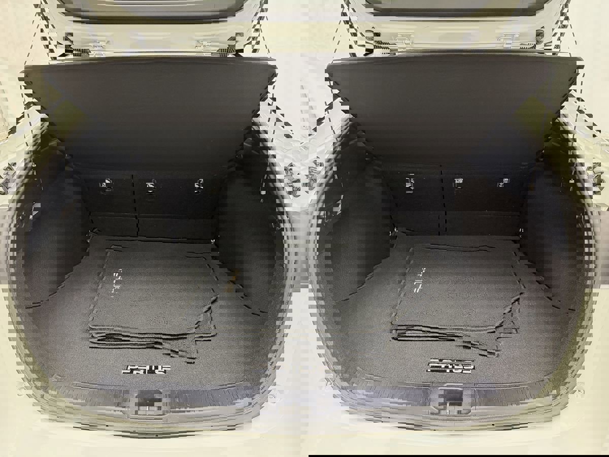 Used 2018 Toyota Prius Three Touring w/ Appearance Package FWD image 26