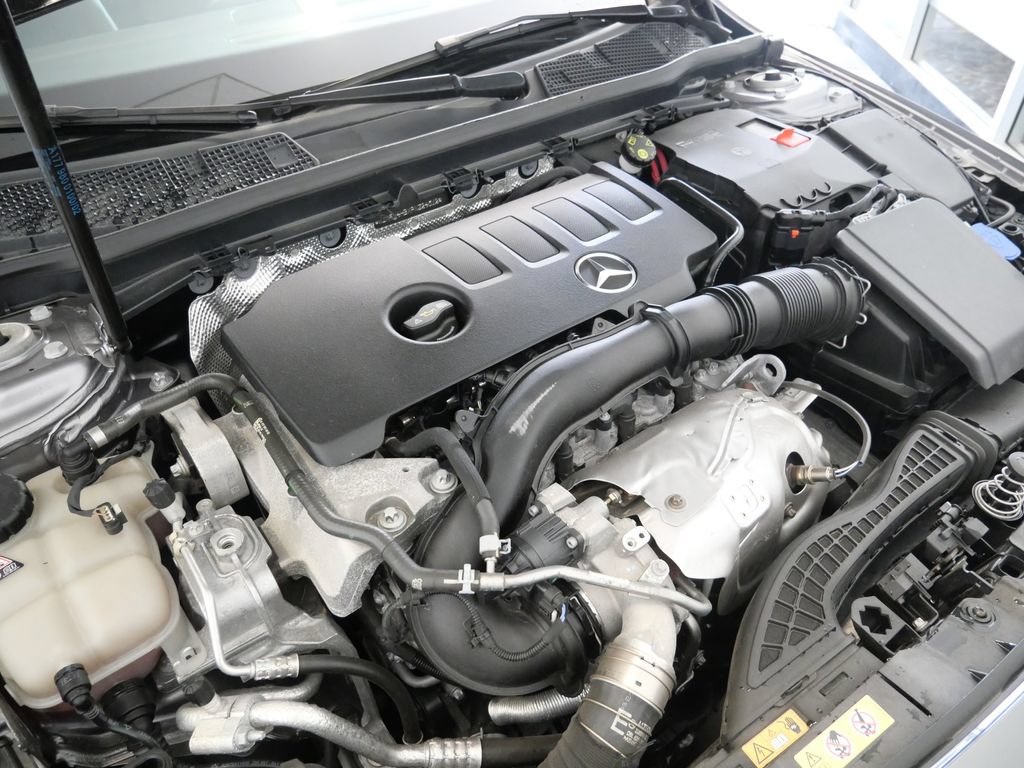 Used 2023 Mercedes-Benz CLA 250 4MATIC image 11