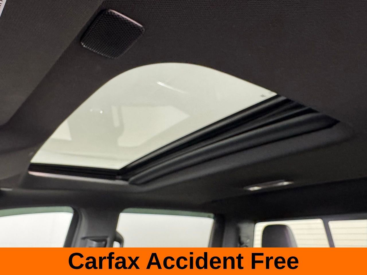 Used 2025 Chevrolet Silverado 1500 High Country w/ Technology Package image 3