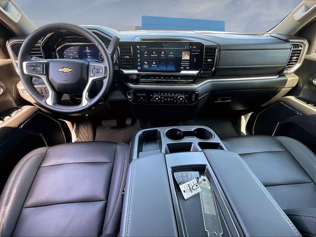Used 2025 Chevrolet Silverado 1500 LT AWD/4WD image 5