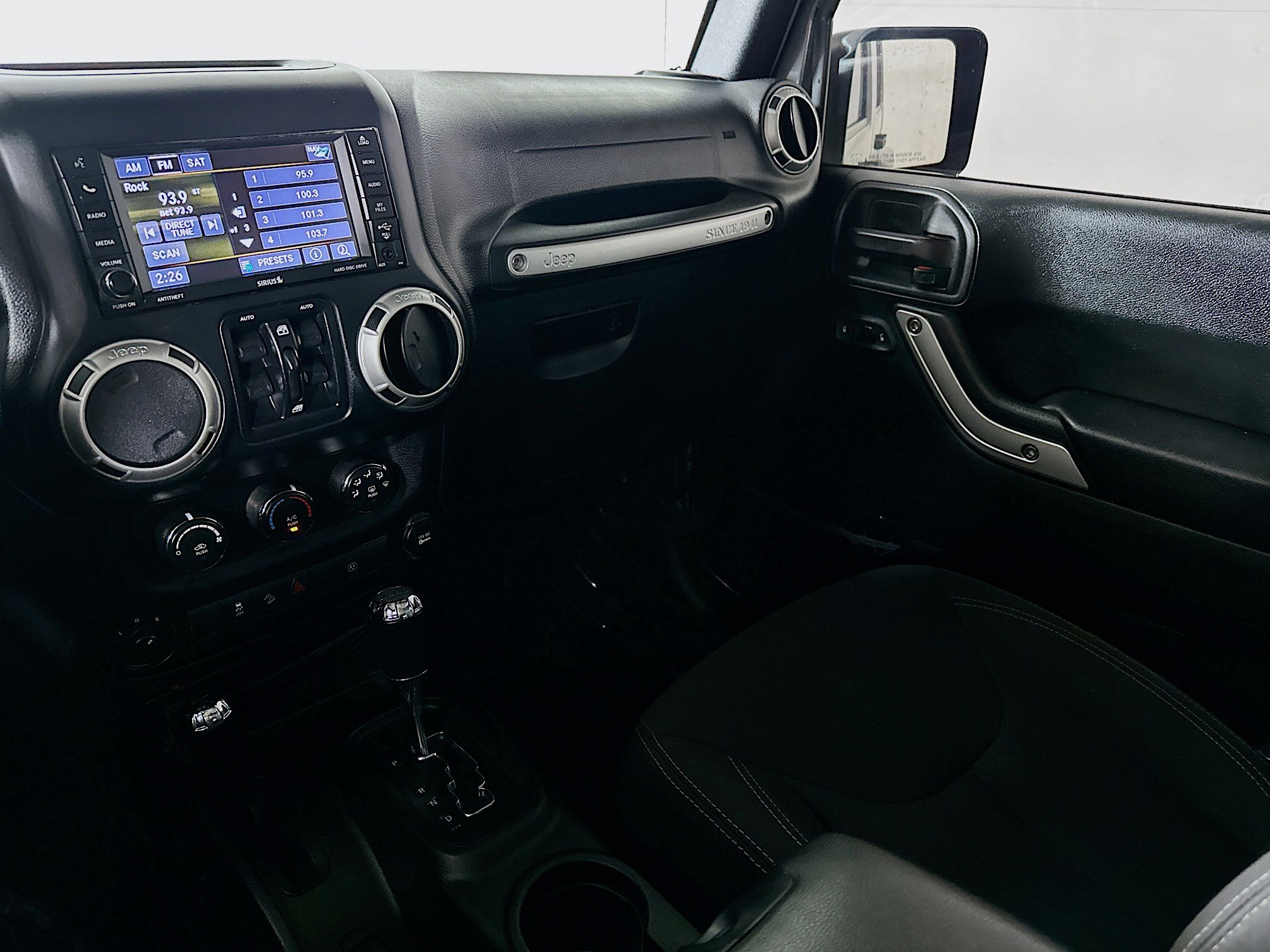 Used 2018 Jeep Wrangler Unlimited Sahara image 20