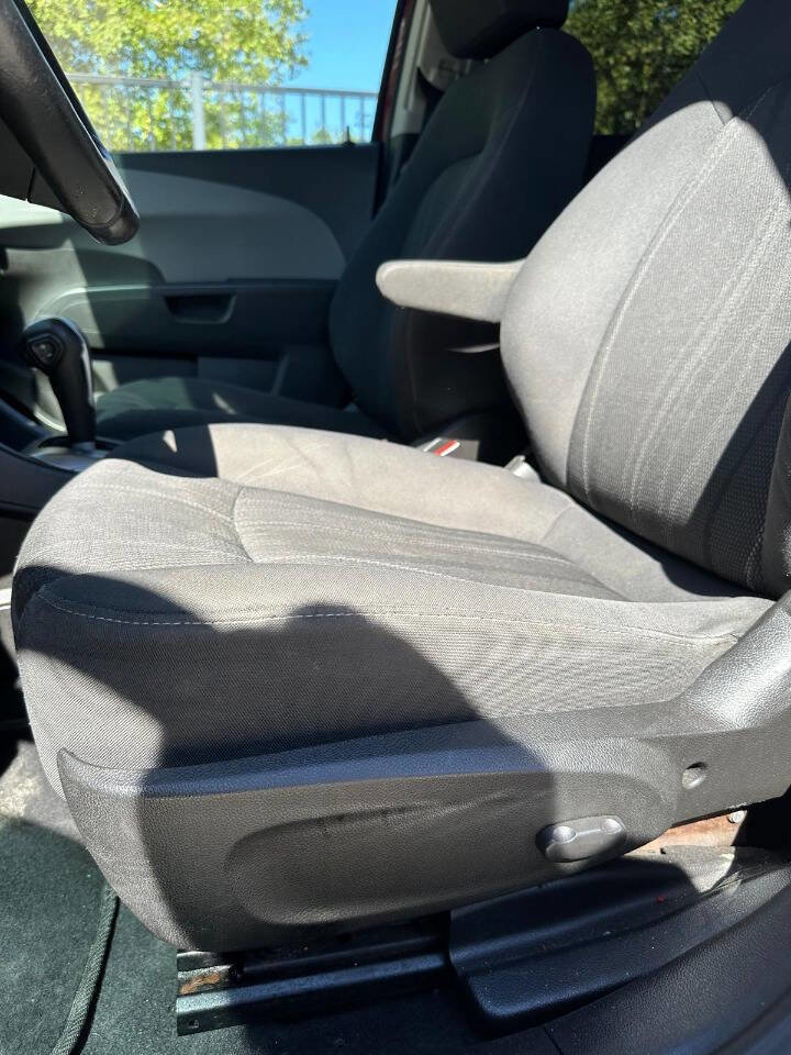 Used 2019 Chevrolet Sonic LT w/ Convenience Package image 34