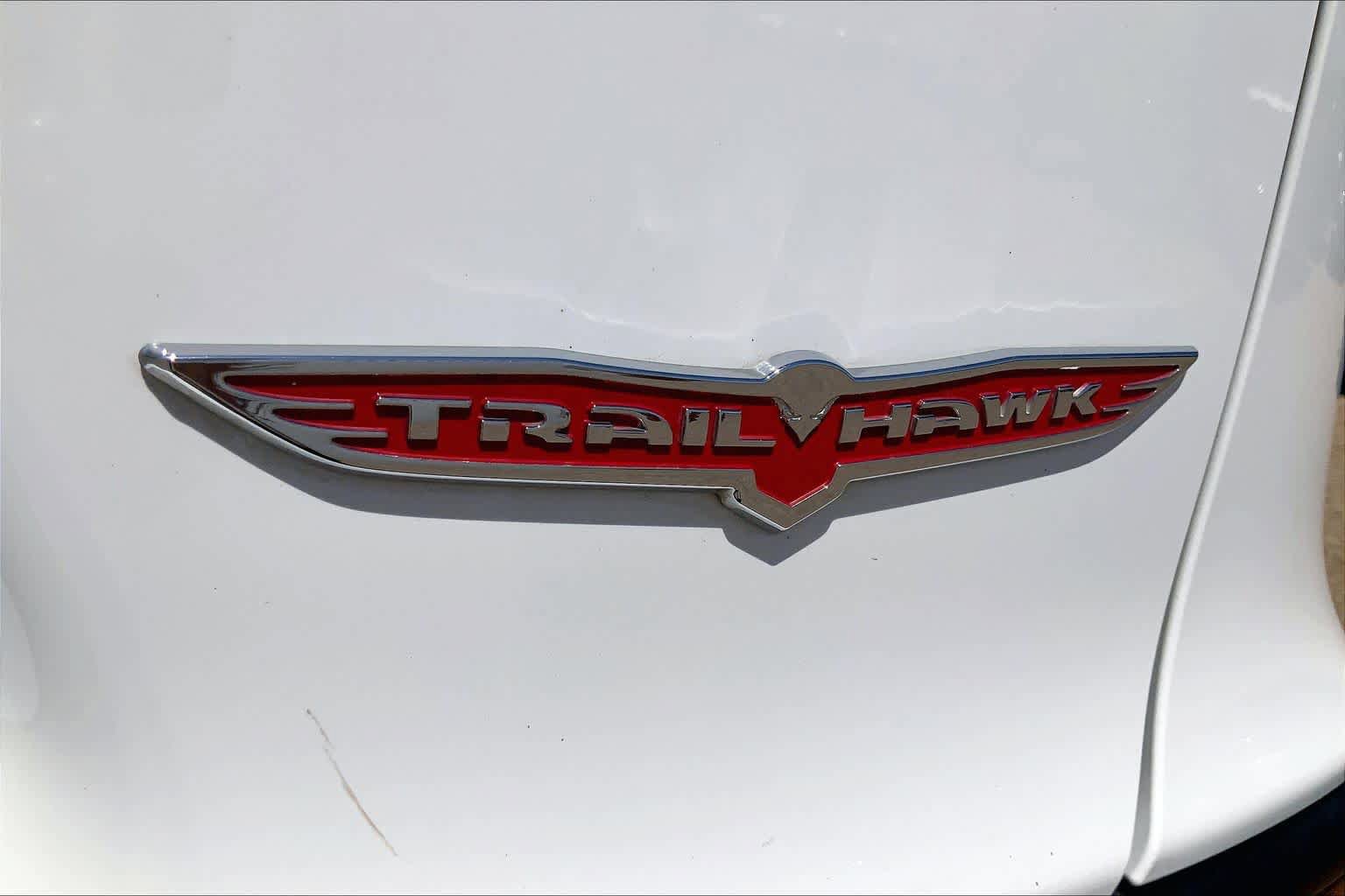 Used 2020 Jeep Cherokee Trailhawk AWD/4WD image 33