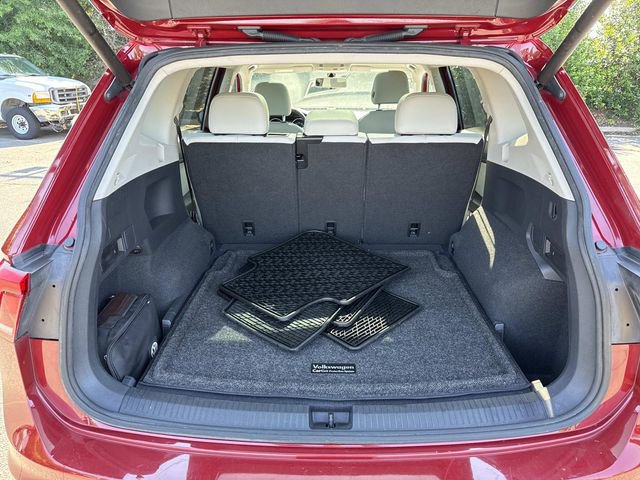 Used 2018 Volkswagen Tiguan SEL AWD/4WD image 12