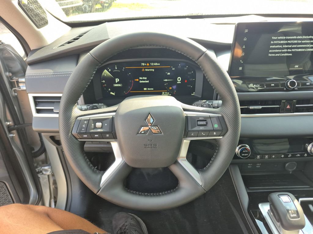 New 2026 Mitsubishi Outlander SE image 31