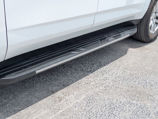 Used 2024 Chevrolet Suburban LT RWD image 13