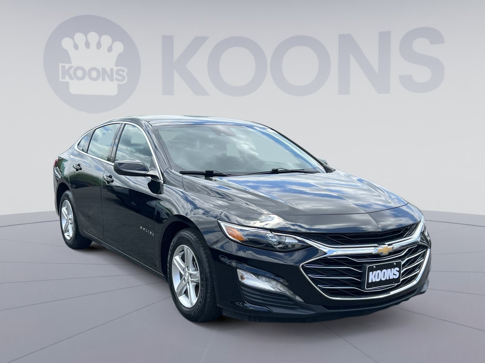 Used 2023 Chevrolet Malibu LT FWD image 2