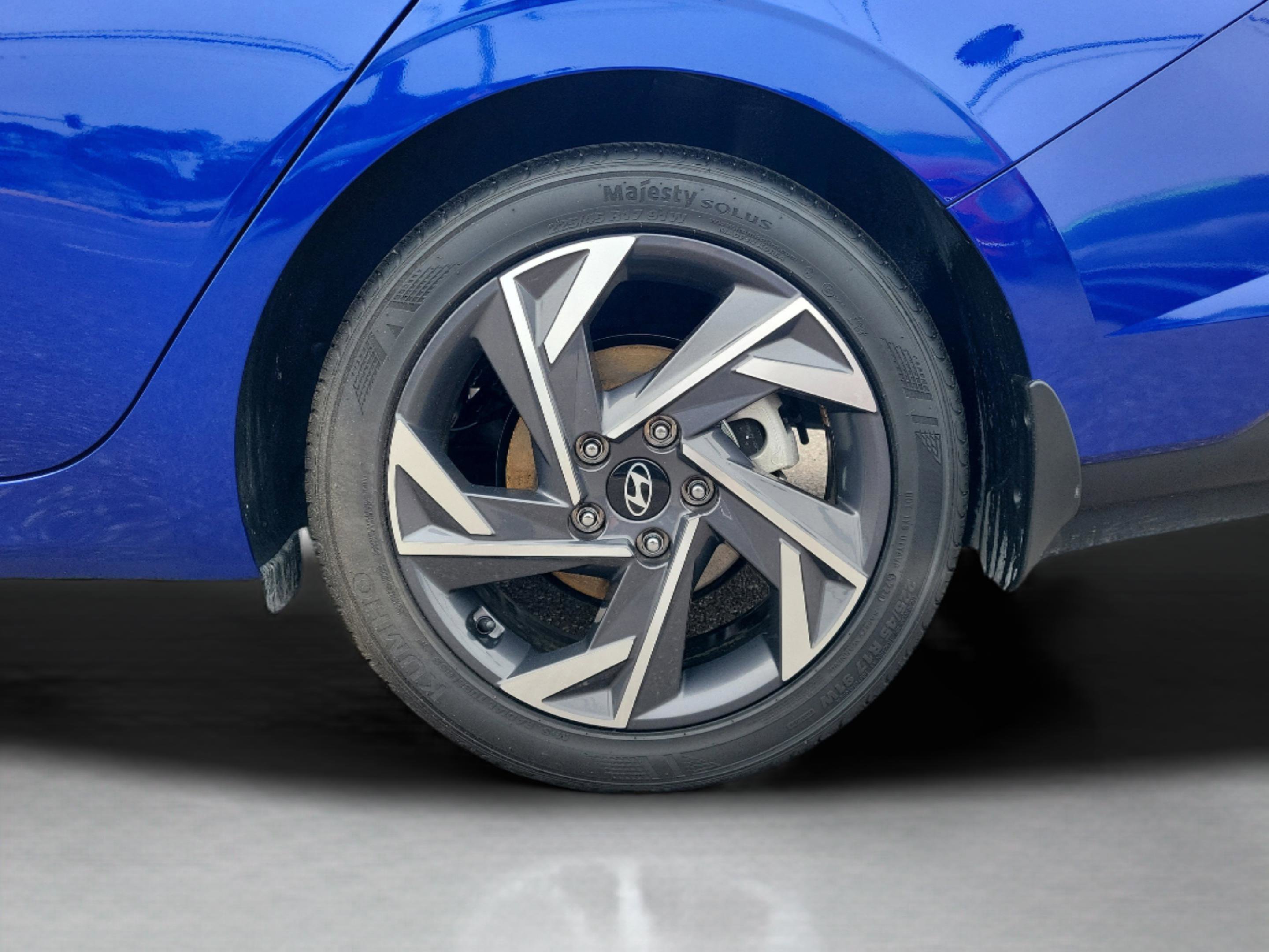 Certified 2025 Hyundai Elantra Sport image 5