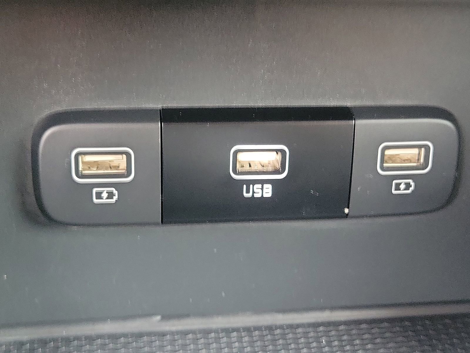 Used 2024 Kia Carnival LX FWD image 15