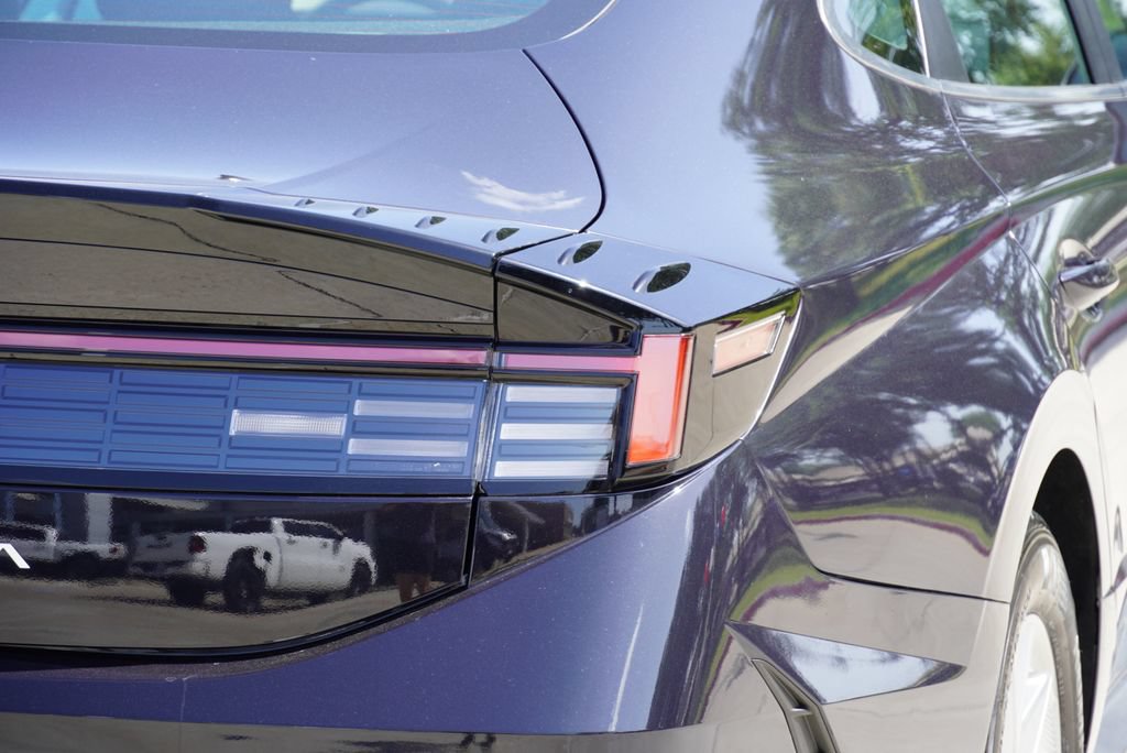 Used 2025 Hyundai Sonata SE FWD image 8