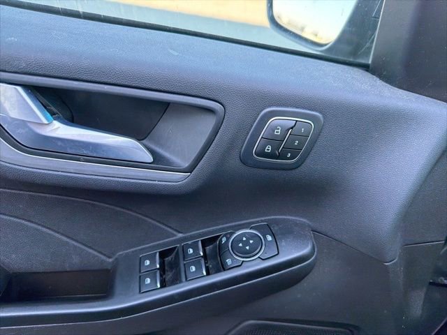 Used 2023 Ford Escape Platinum image 5