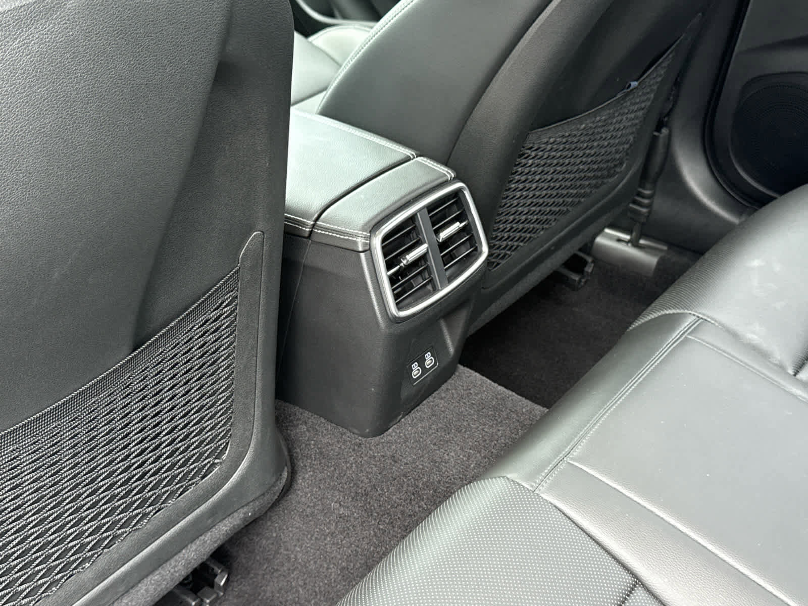 Used 2025 Genesis G70 2.5T RWD image 26