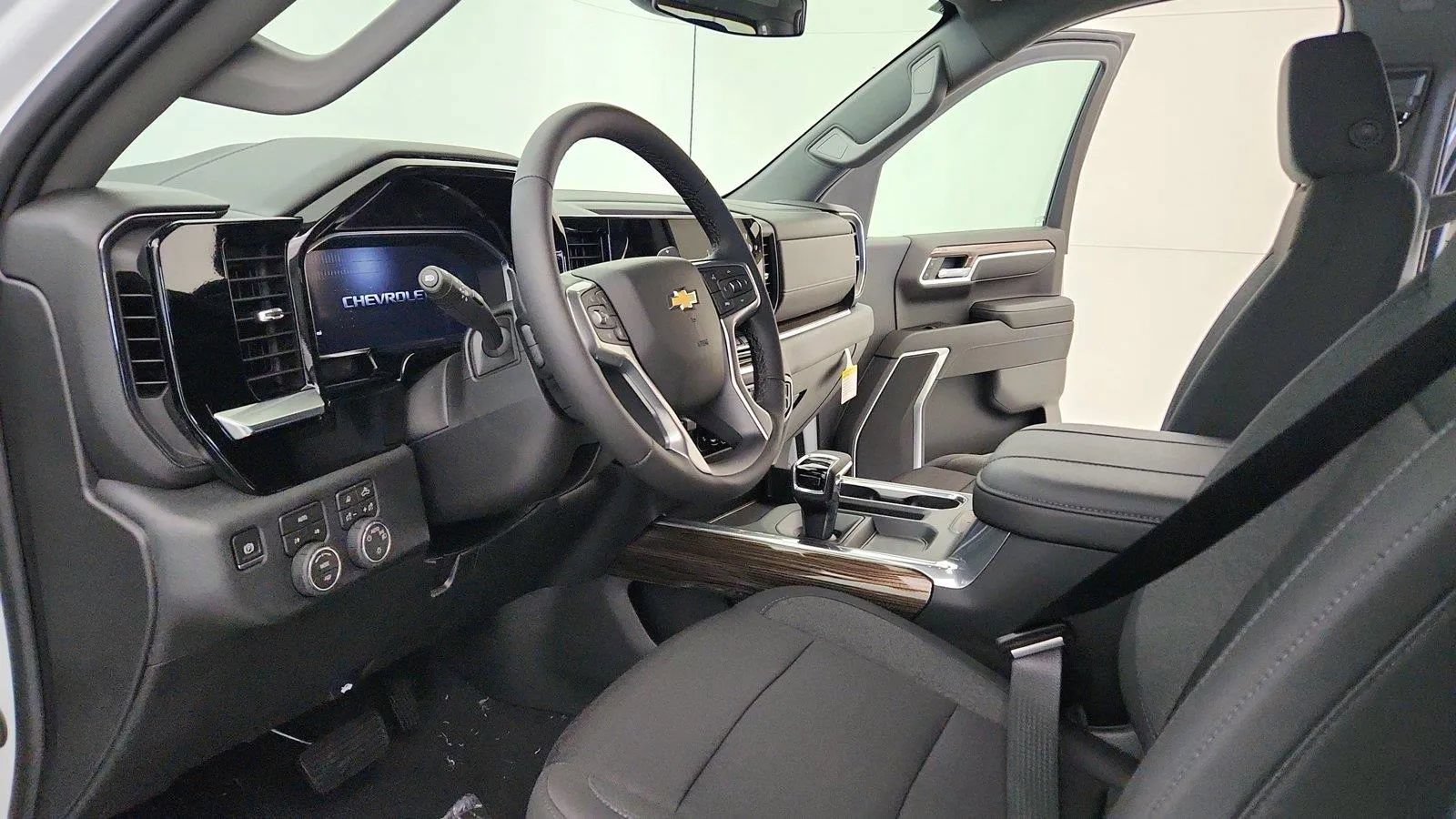 New 2026 Chevrolet Silverado 1500 LT w/ Safety Package AWD/4WD image 16
