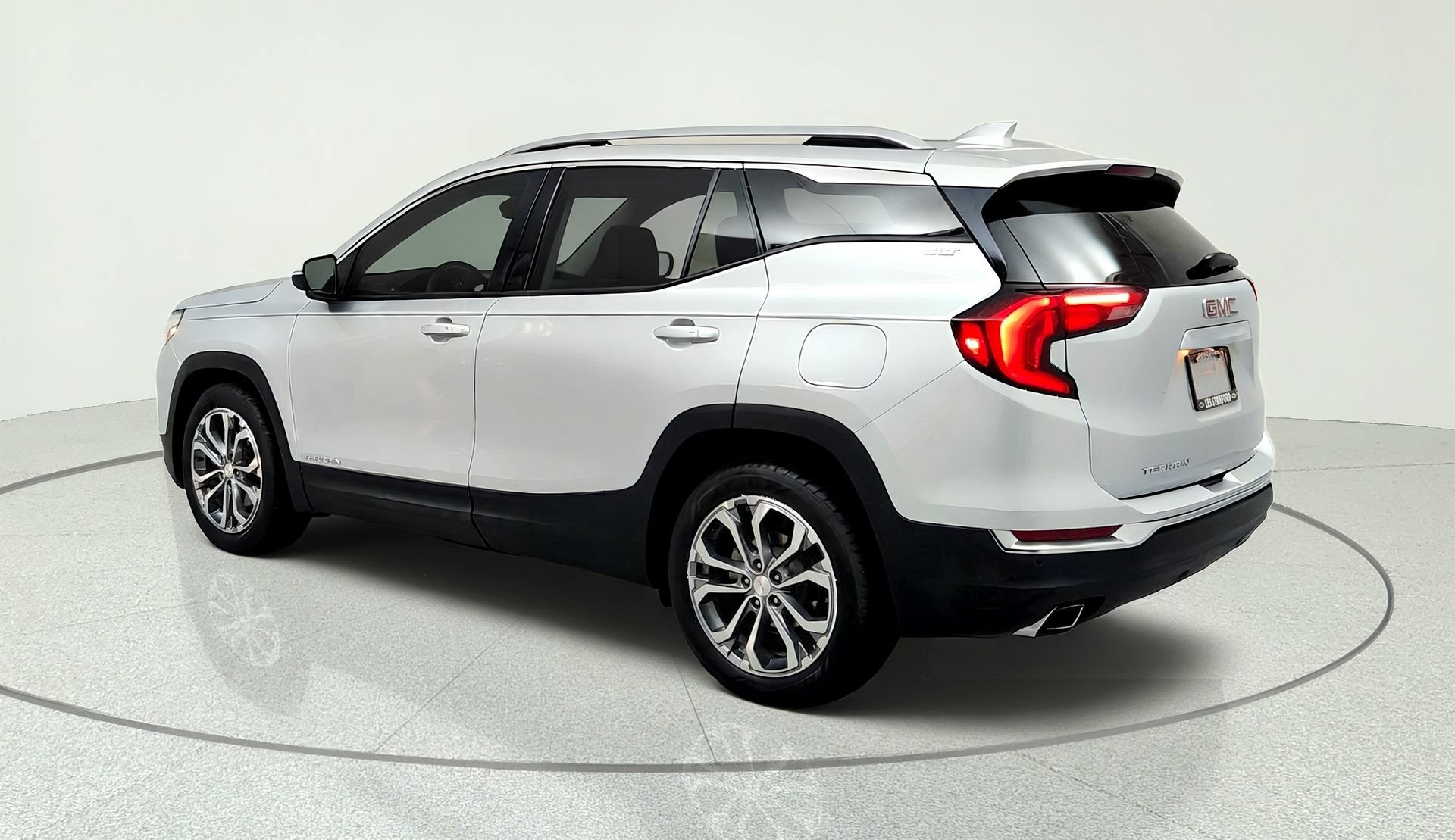 Used 2018 GMC Terrain SLT w/ Preferred Package FWD image 3