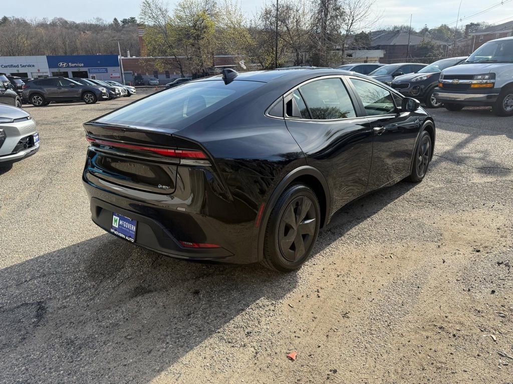 Used 2025 Toyota Prius LE image 6