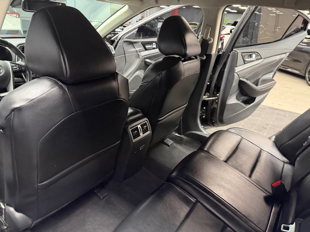 Used 2021 Nissan Maxima 3.5 SV w/ Floor Mat Group FWD image 36