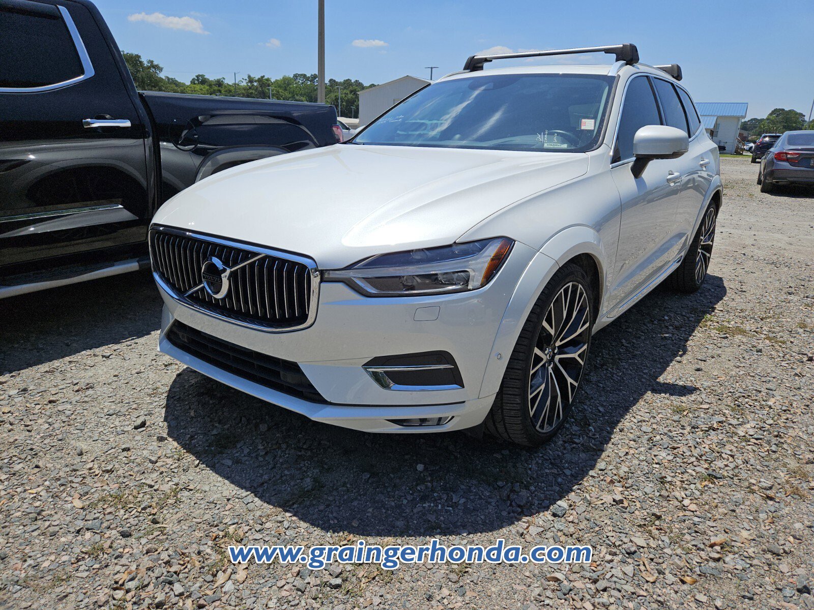 Used 2019 Volvo XC60 T6 Inscription w/ Protection Package Premier AWD/4WD image 2