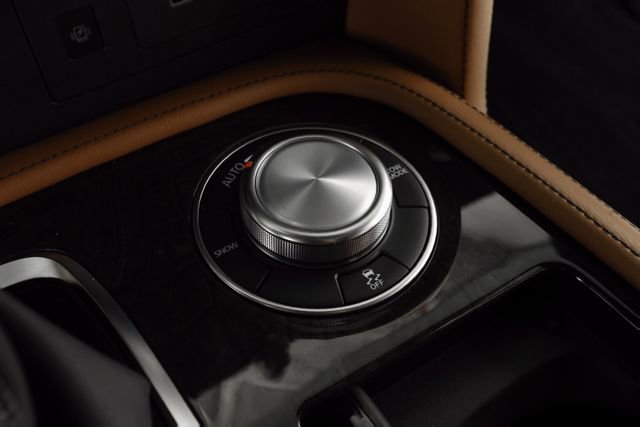 Used 2024 INFINITI QX80 Sensory AWD/4WD image 38