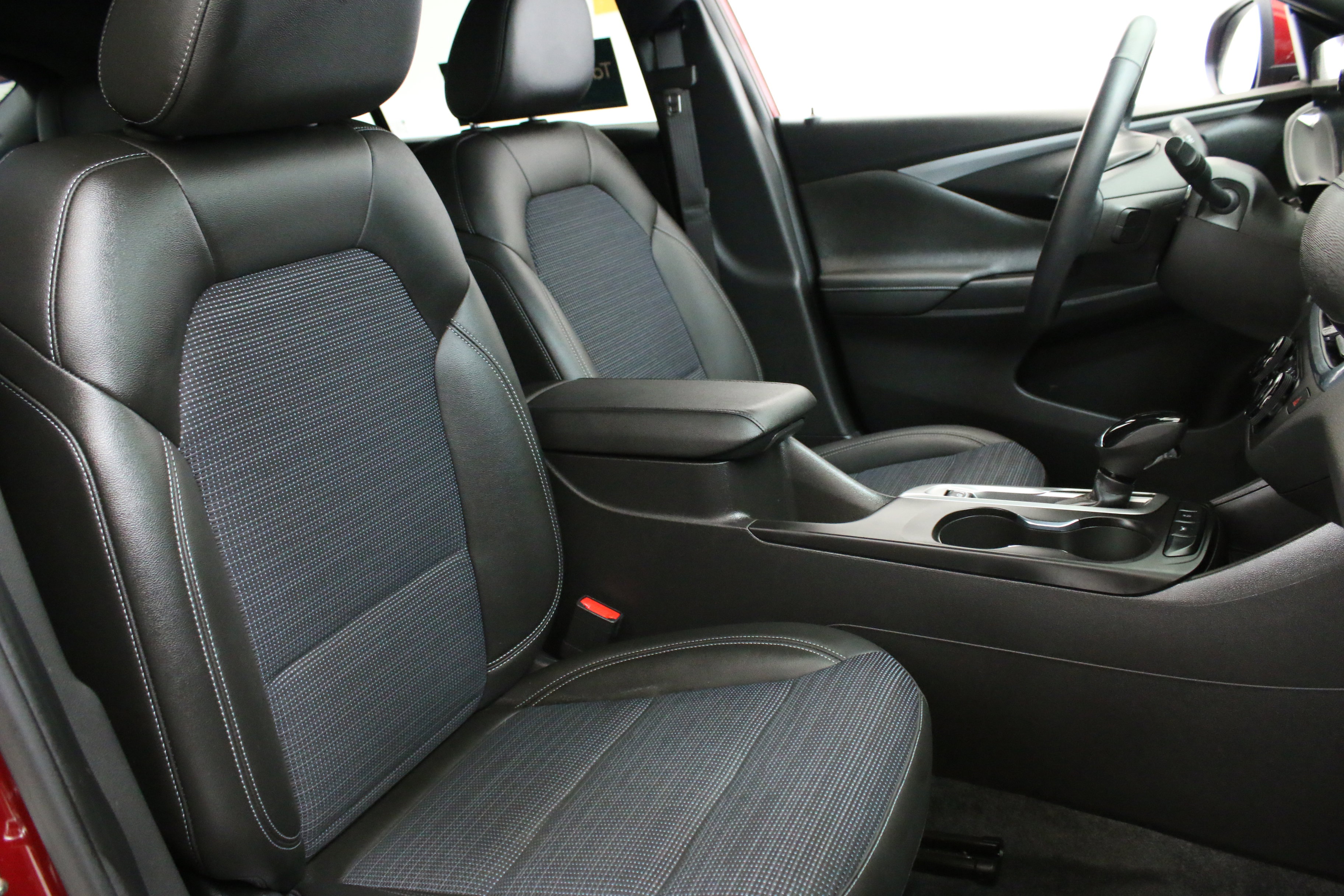 Used 2024 Buick Envista Preferred w/ Convenience I Package FWD image 28