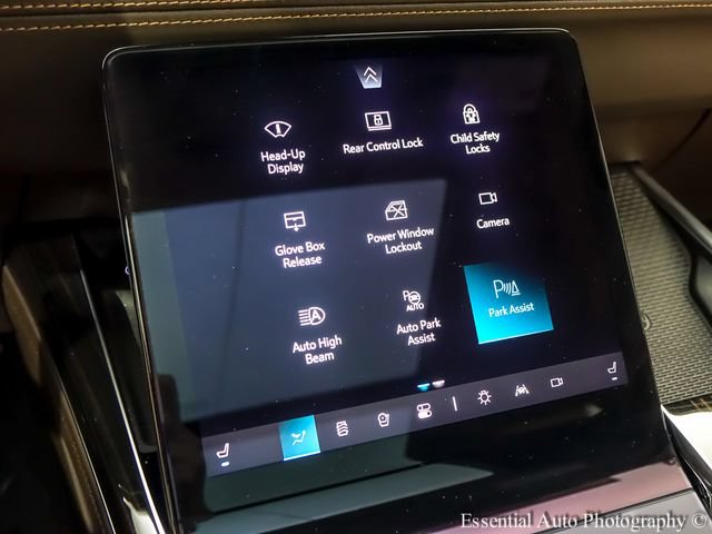 Certified 2025 Cadillac Escalade Premium Luxury w/ LPO, Floor Liner Package AWD/4WD image 19