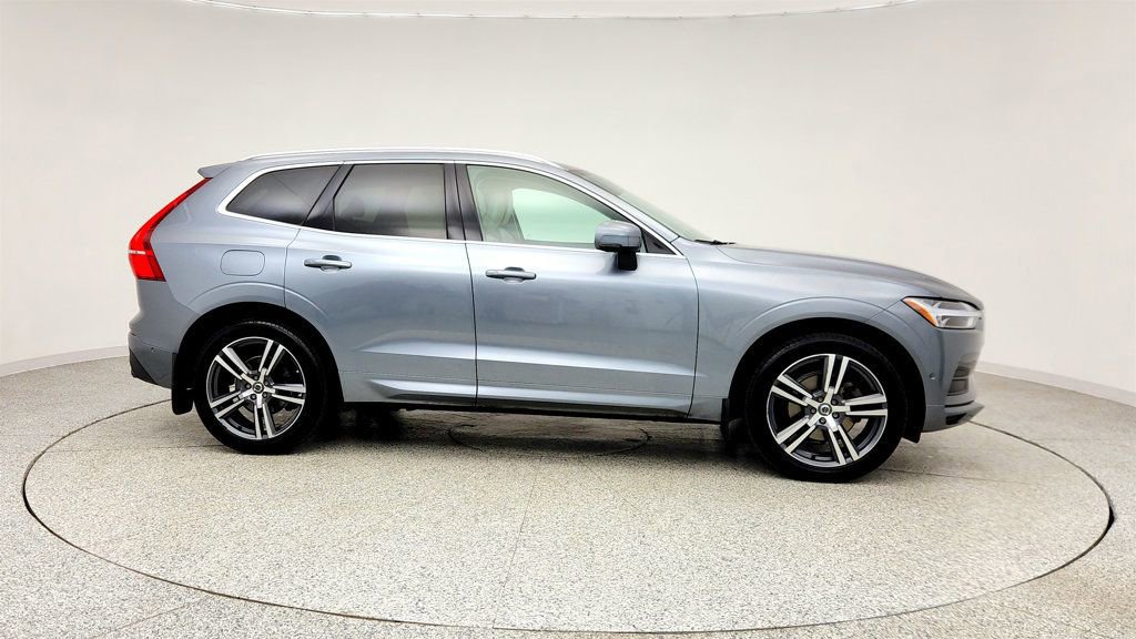 Used 2019 Volvo XC60 T5 Momentum w/ Premium Package AWD/4WD image 4