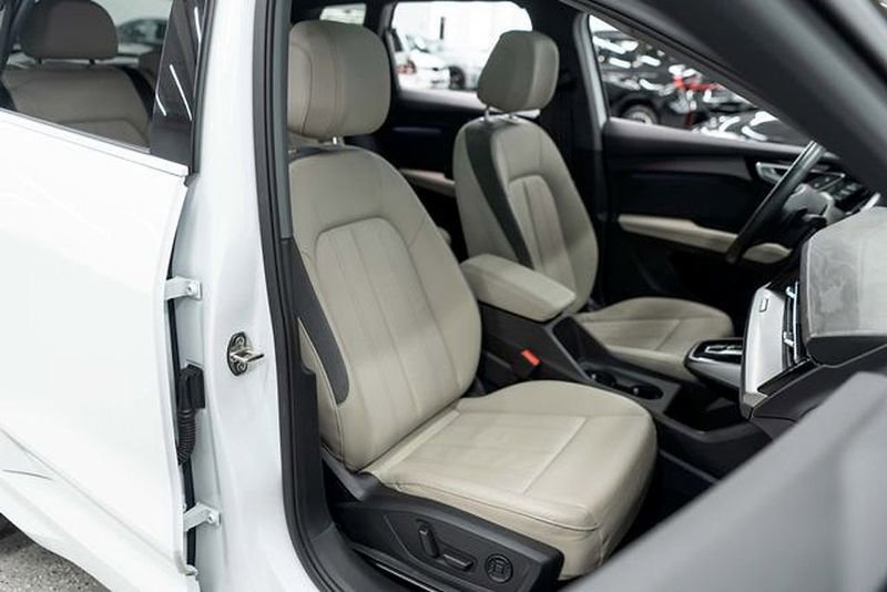 Used 2022 Audi Q4 e-tron Prestige image 11
