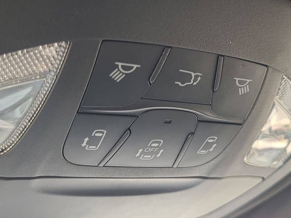 Used 2025 Chrysler Pacifica Select FWD image 36