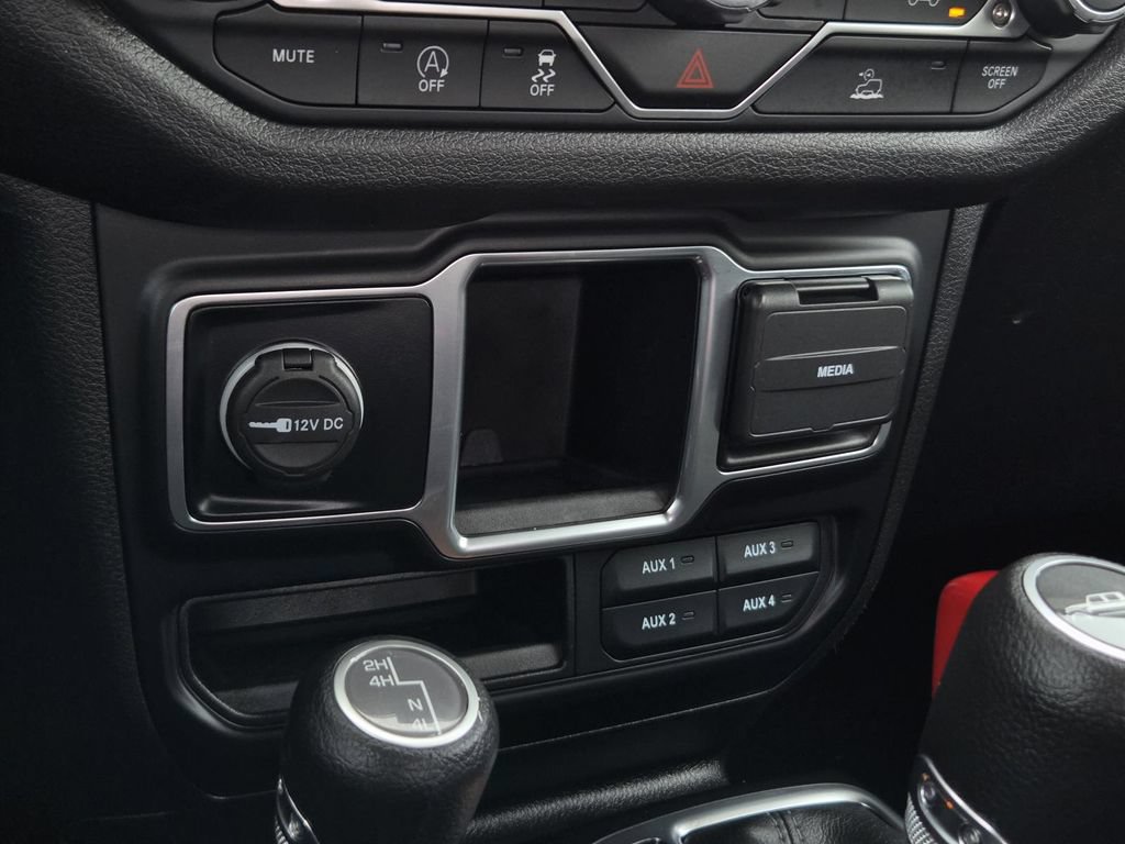 Used 2024 Jeep Gladiator Sport AWD/4WD image 19