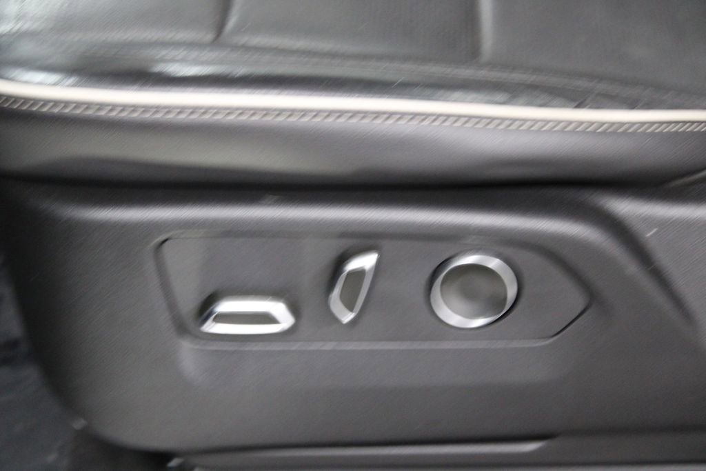 Used 2024 Cadillac Escalade ESV Sport RWD image 21