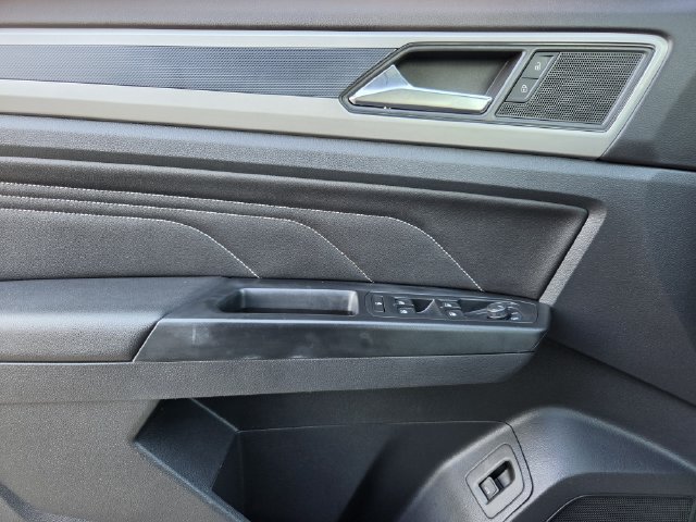 Used 2020 Volkswagen Atlas Cross Sport SEL R-Line w/ Cross Sport MDO Package FWD image 19