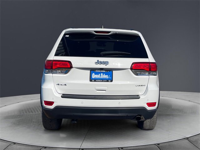 Used 2020 Jeep Grand Cherokee Laredo image 4