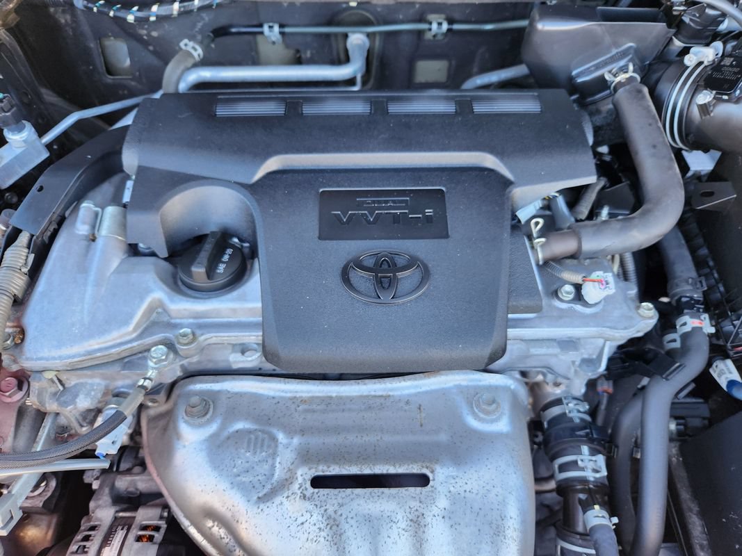 Used 2018 Toyota RAV4 LE w/ All Weather Liner Package AWD/4WD image 32