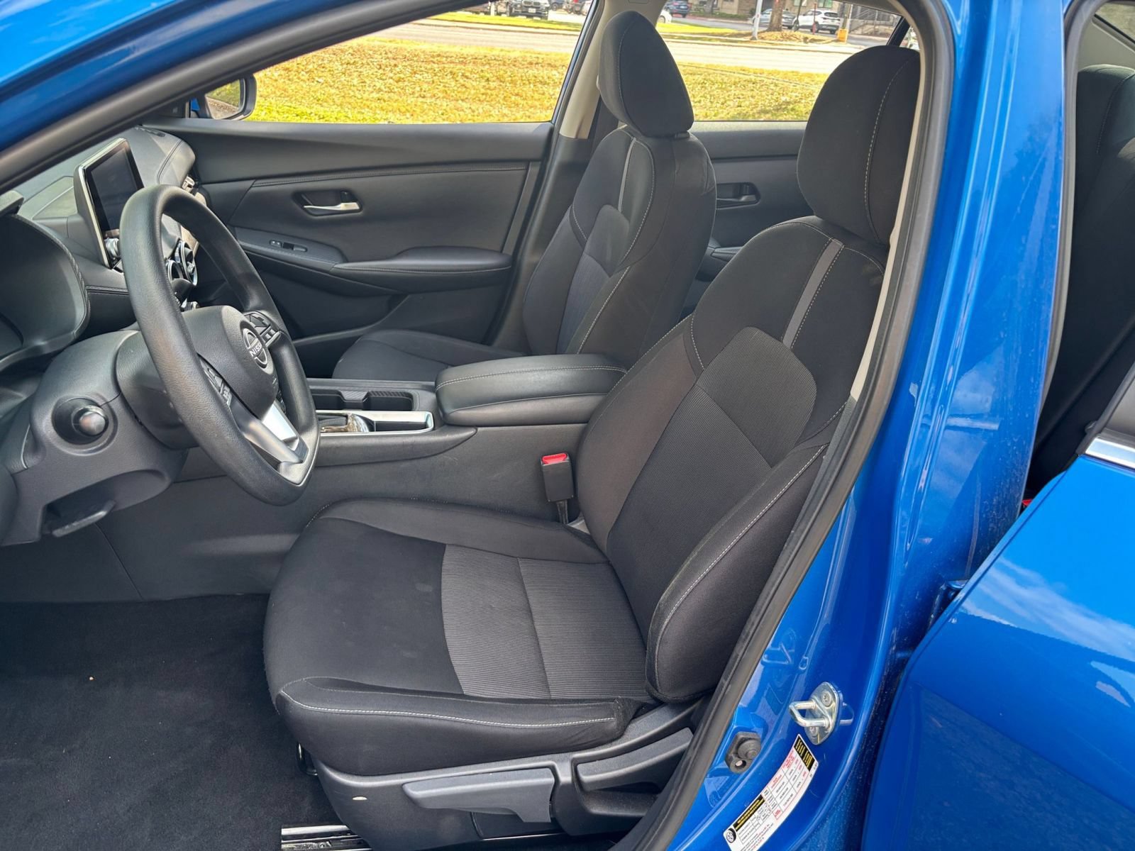 Used 2025 Nissan Sentra SV FWD image 31