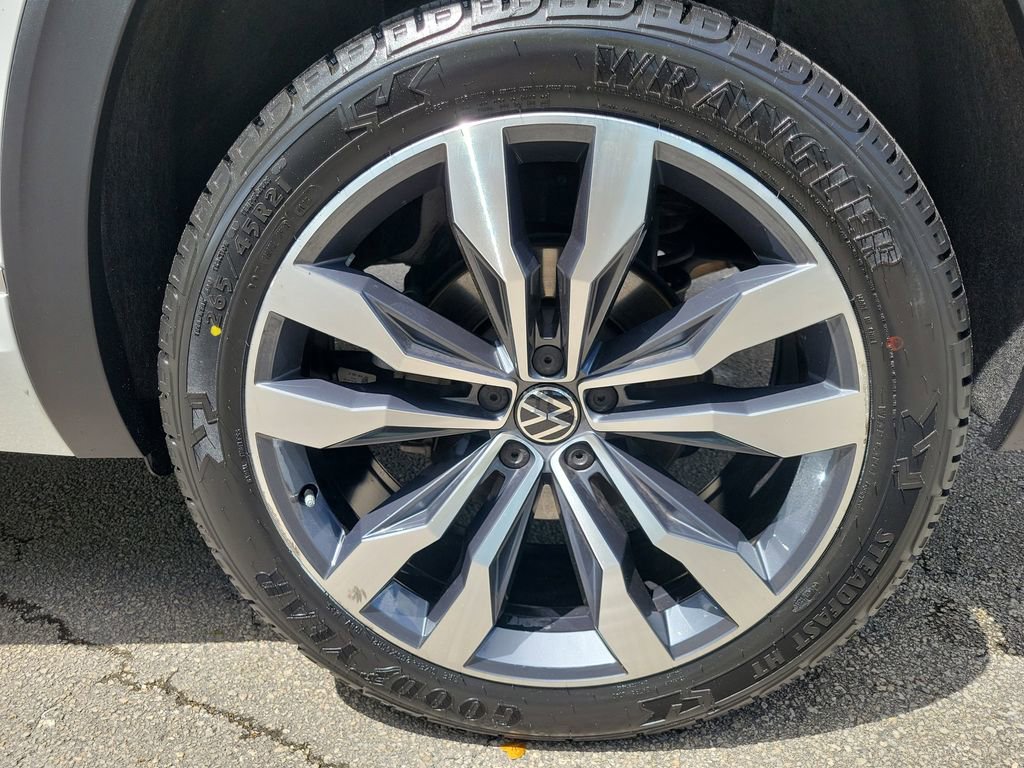 Used 2023 Volkswagen Atlas Cross Sport SEL Premium R-Line image 9
