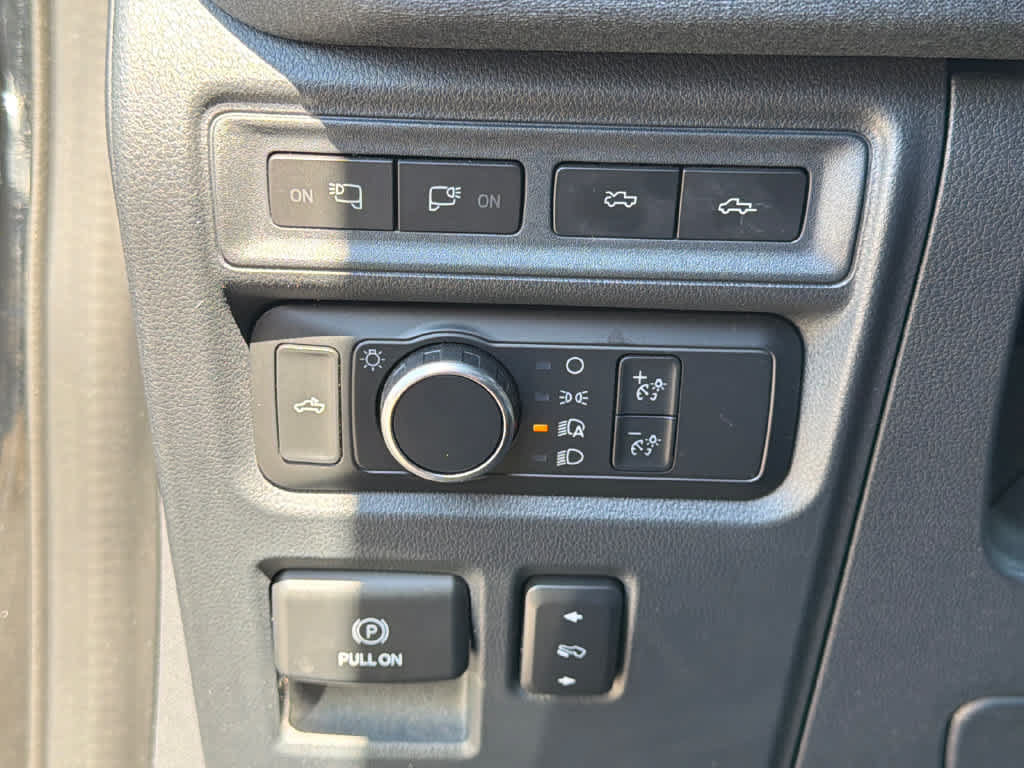 Used 2022 Ford F150 Lightning Lariat AWD/4WD image 36