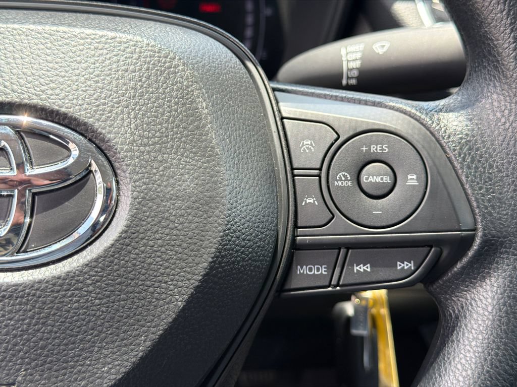 Used 2026 Toyota Corolla LE FWD image 30