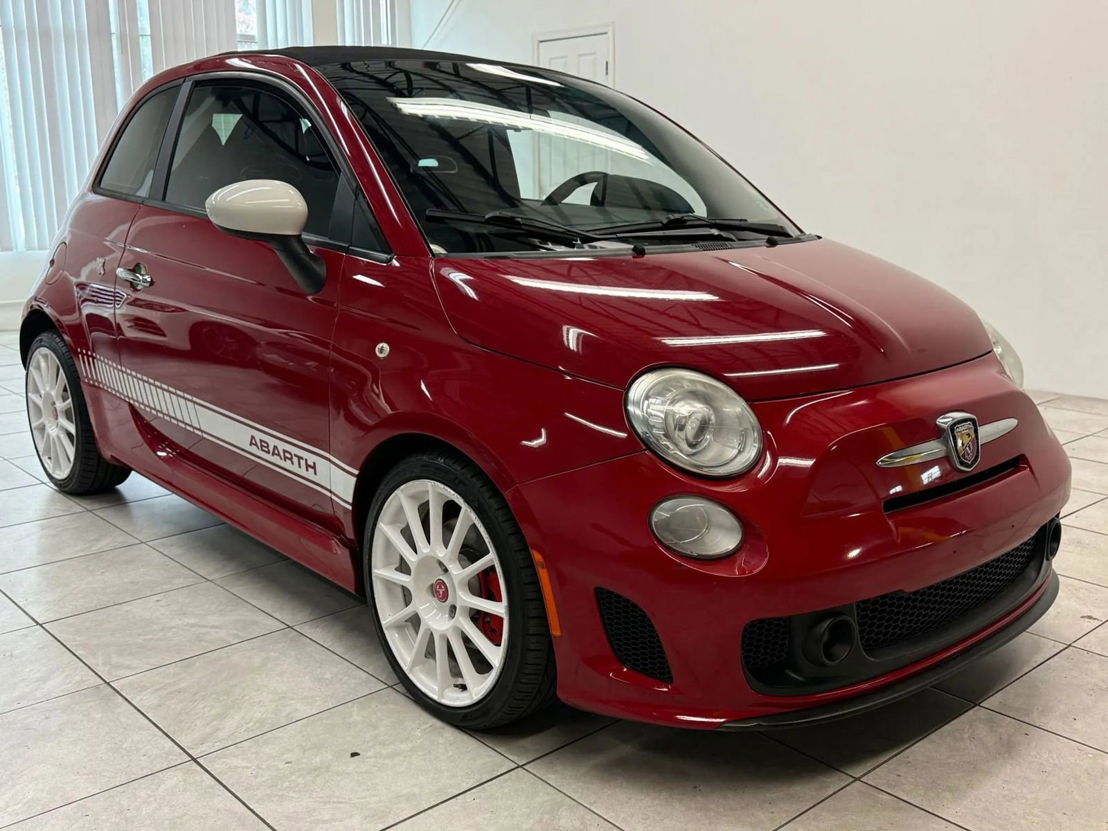 Used 2013 FIAT 500 Abarth FWD image 1