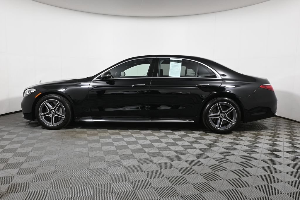 Used 2025 Mercedes-Benz S 580 4MATIC Sedan image 2
