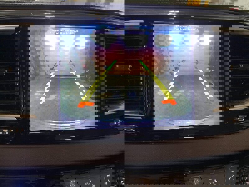 Used 2018 Chrysler Pacifica Touring-L image 12